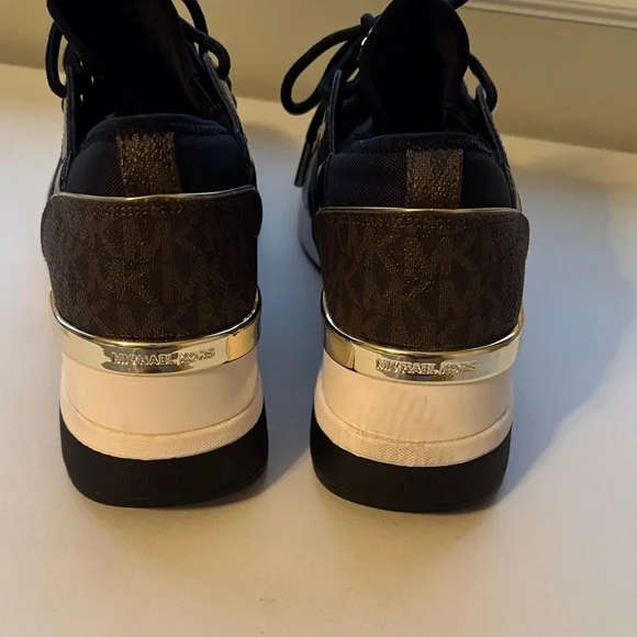 Michael Kors Women’s Black & Gold Liv Logo Mixed- Media Trainer Sneaker size 8.5 - Picture 5 of 9